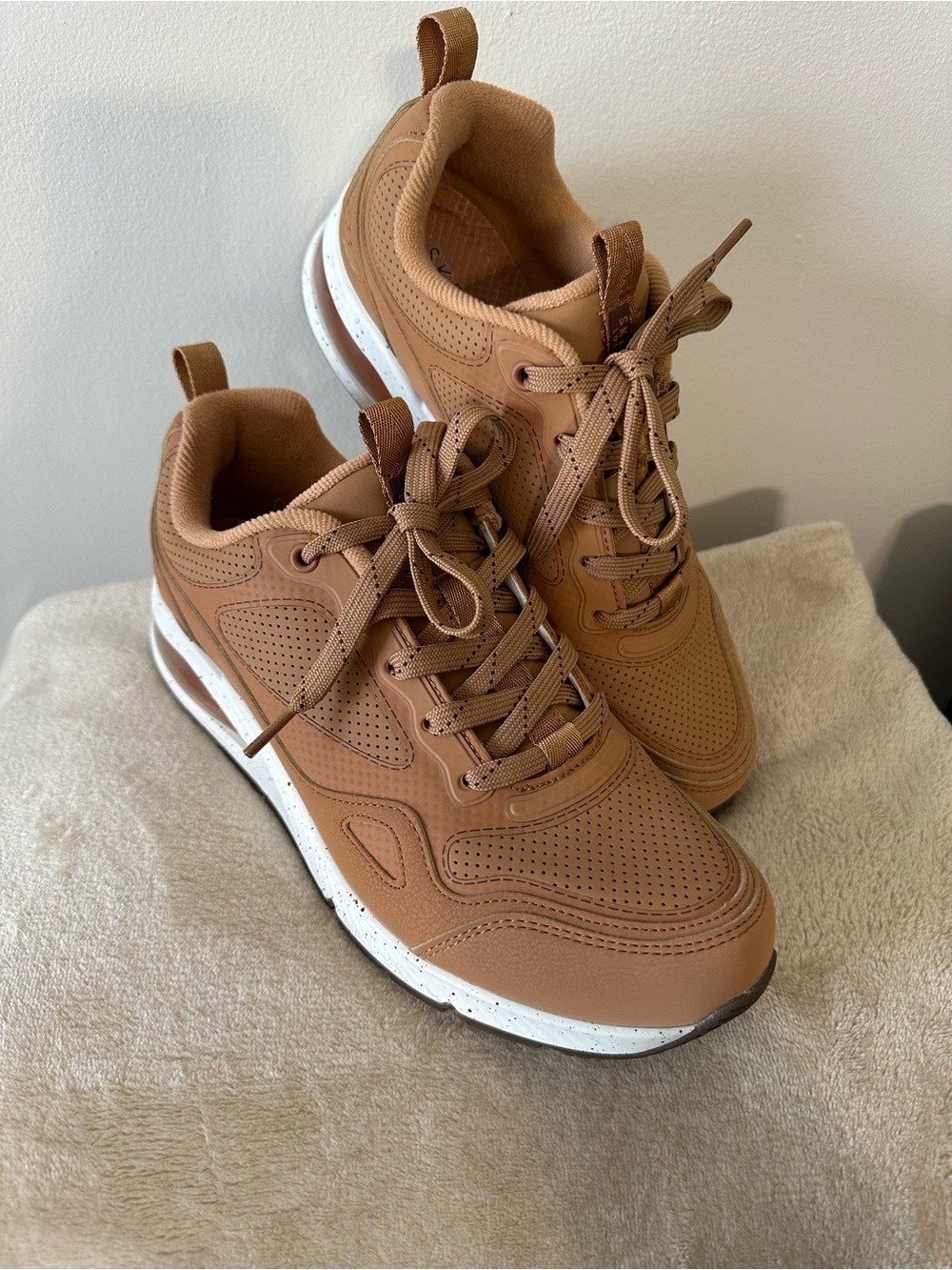 New Skechers Uno Women's Stand on Air Tan Brown Sneakers . New. Size 9 NB - Picture 2 of 7